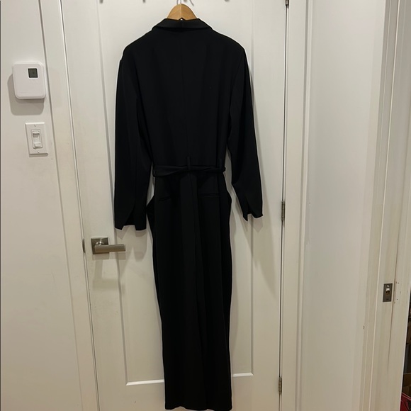 Elegant Black Halston Women's Jumpsuit - Picture 3 of 3